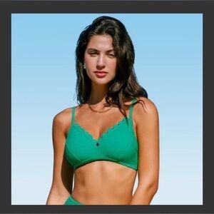Cupshe Emerald Scalloped Back Hook Bikini Top Swimsuit